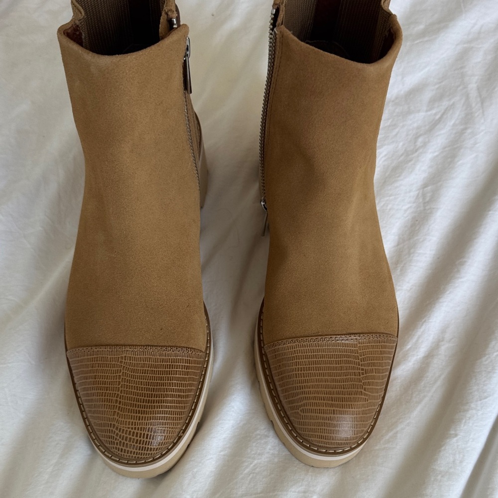 Donald J. Pliner Tan Wedge Boots